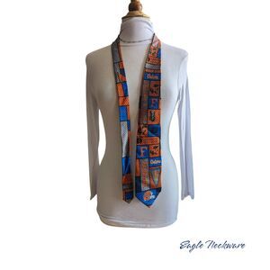 NWT  Eagle Neckware officially licensed collegiate UF Gator tie